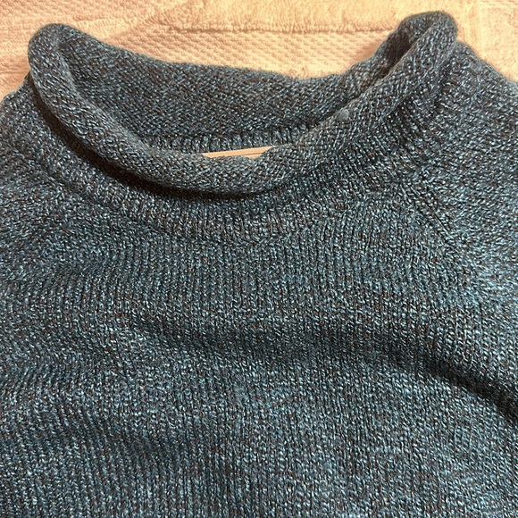 Basic Editions Sweater - Picture 3 of 6